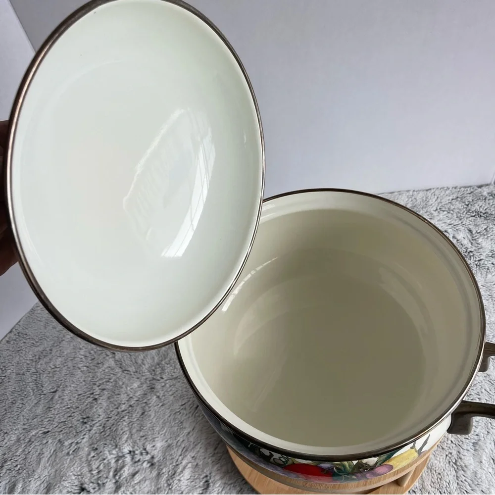 Cornucopia enamelware qt